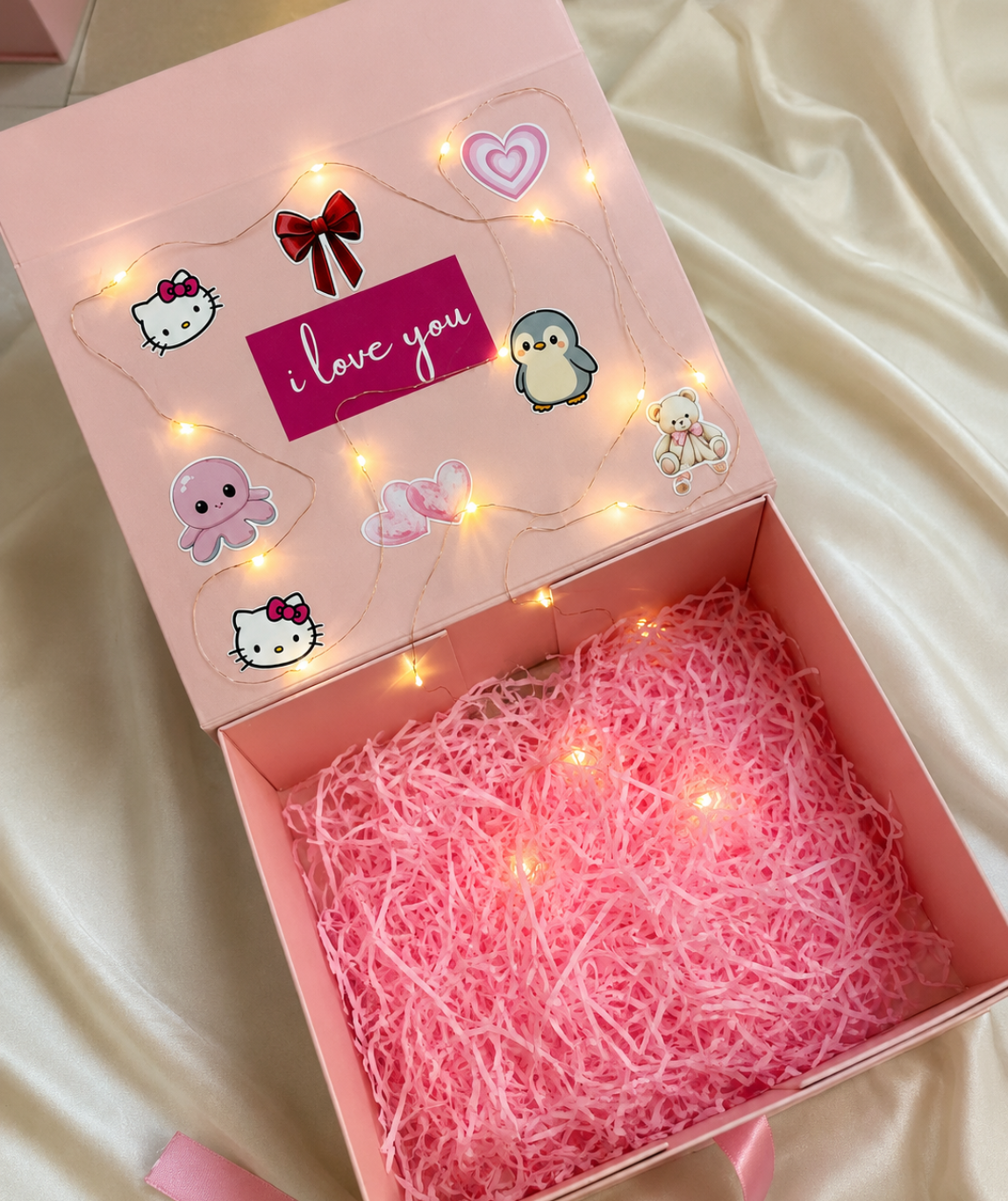 Luxury giftbox (add products worth 1000/-atleast in the box from our website)